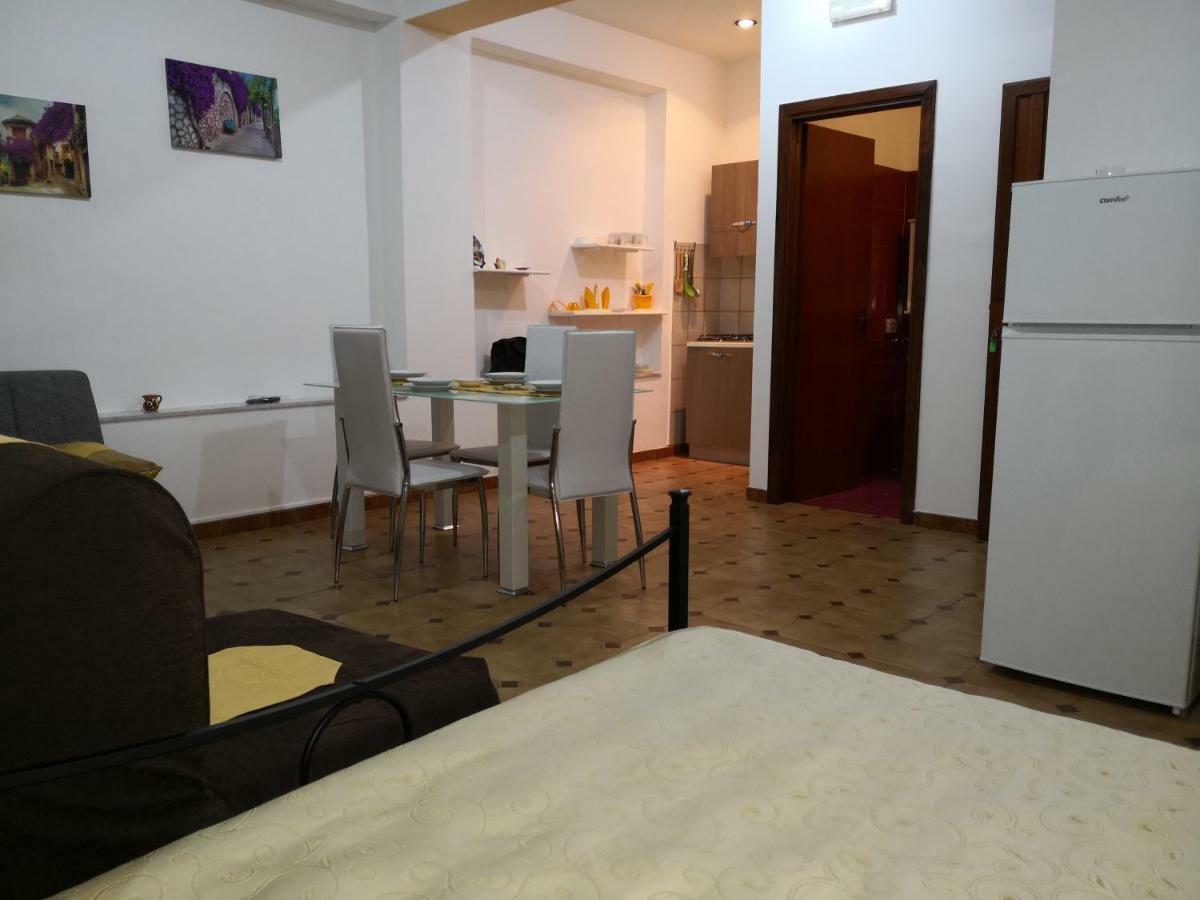 Monolocale Trappitello - Apartments Таорміна Екстер'єр фото